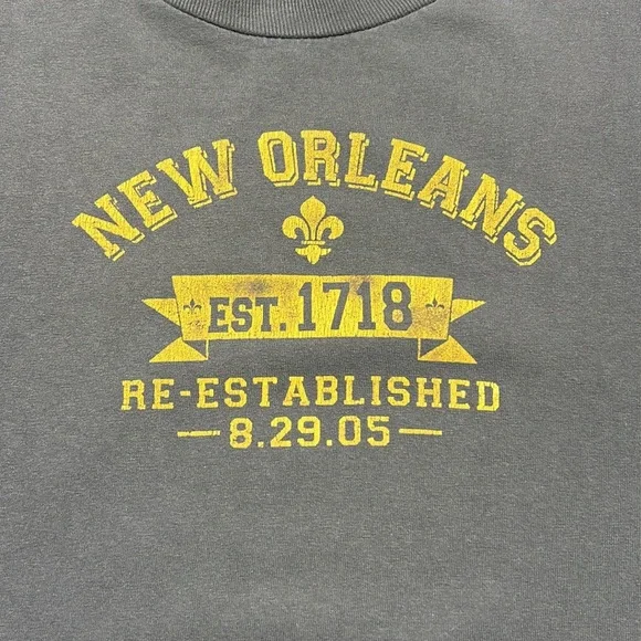 New Orleans Established Graphic Design T- Shirt - Picture 3 of 5